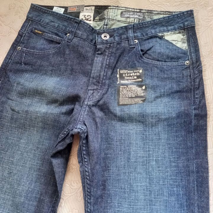 Volcom store enowen jeans