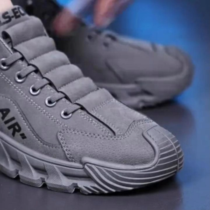 Zishop พร้อมส่งมาก รองเท้าผ้าใบแฟชั่นผู้ชาย ทรงสวยใส่แล้วเก็บกระชับเท้า แต่งลวดลายเท่ๆด้านข้างให้คือเท่ ไม่ไหวแถม มีกันลื่นให้แน่นๆ งานดีๆแบบนี้พลาดแล้วพลาดเลยนะ