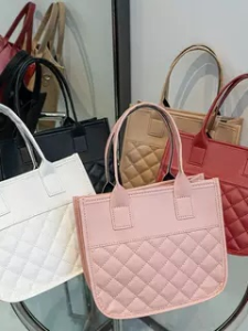 กระเป๋าถือผู้หญิงสไตล์เกาหลีปักลายความจุขนาดใหญ่ กระเป๋าสะพายไหล่สำหรับผู้หญิงในช่วงฤดูใบไม้ผลิปี 2024