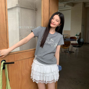 Beautiful and Designed White Short-sleeve T-shirt