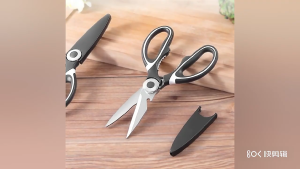 กรรไกรตัดอาหาร (สีดำ) กรรไกรครัว พร้อมปลอก กรรไกร3in1 เปิดฝาขวดได้ ตัดเนื้อสัตว์ได้ทุกชนิด