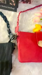 WEIYI Premium Sling Bag Warna Hitam Kode WY01