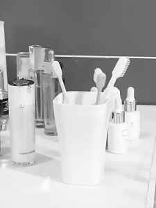 ชั้นวางของติดผนัง มี 2 สี ไม่ต้องเจาะผนัง ตะกร้าวางของในห้องน้ำ อเนกประสงค์ สามารถวางไว้ในห้องครัวห้องน้ํา