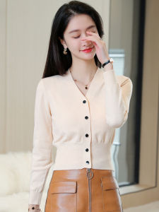 เสื้อคาร์ดิแกนถักสั้นคอวีทรงสลิมฟิตสำหรับผู้หญิงในช่วงต้นฤดูใบไม้ผลิและฤดูใบไม้ร่วง เสื้อคลุมคาร์ดิแกนคอวีบาง