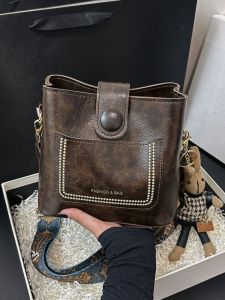 Niche Style Bag 2024 K-style New Arrival All-Match Commute Wide Shoulder Strap Shoulder Bag Classy Bag Bucket Retro Crossbody Bag