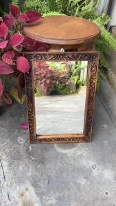 กระจกไม้สัก วินเทจ  แกะสลัก  กว้าง 30 cm Xสูง 44 cm หนา 2cm กระจกส่อง แกะสลัก กรอบไม้สัก  แขวนติดผนัง