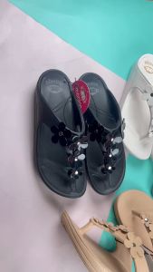 Moniga รองเท้าแตะแบบคีบประดับดอกไม้ รุ่น PEONY (5-8)