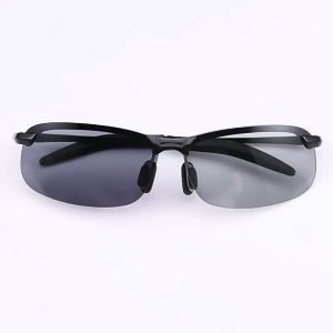 UV400 Photochromic Polarized Sunglasses UV Protection Anti Glares For Driving Fishing Cycling Glasses Cermin Mata 墨镜