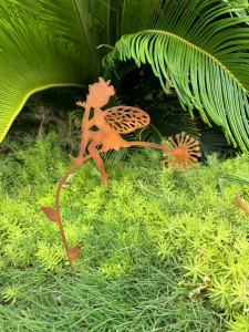 Bộ Dụng Cụ Trồng Hoa Bằng Sắt Hình Người Tiên Cổ Điển Dùng Ngoài Trời Trung Quốc Thủ Công Mỹ Nghệ Sắt Hình Người Tiên