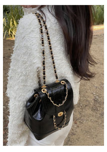 Fashionable Diamond Grid Chain Backpack for Students Women Casual Versatile Solid Color Handbag Soft PU Bucket Bag Shape