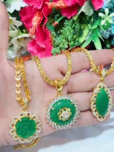 Dâ chuyền mặt c.ẩm th.ạ.ch mạ 18.k cao cấp E11025
