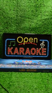 ป้ายไฟ LED ตัวอย่างรูปตัวหนัก OPEN KARAOKEสำหรับร้านค้า แบบเสียบปลั๊กไฟ แสง LED สดใส พร้อมไฟ LED ตกแต่งสำหรับร้านค้า