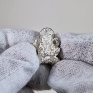 Kruba Krissana Phra Pikanet Roon Mahathep Panna Kasa Sod Roop Lor. Wat Weruwan