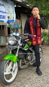 1 HARI JADI SELEMPANG CUSTOM SELEMPANG WISUDA SELEMPANG NAMA SELEMPANG LEHER SELEMPANG KALUNG NAMA