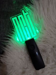 LIGHTSTICK FANMADE MULTI COLOUR HANDLE HITAM  BISA CUSTOM KPOP GROUPBAND POP INDO ARTIS BRAND LOGO DAN BISA CUSTOM
