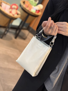 2025 New Fashion Leather Crossbody Bag Womens Simple Match All Mobile Phone Bag Soft Square Shape Magnetic Buckle Closure