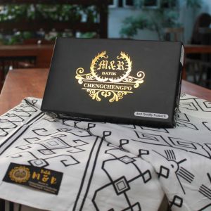 Sarung Batik Halus Pria Dewasa Motif Garis Etnik A-09 Elrumi EL-Rumi