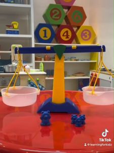 [อายุ 3+] ตาชั่งสองแขนรักสมดุล (Pan Balance Jr.) [Learning Resources]