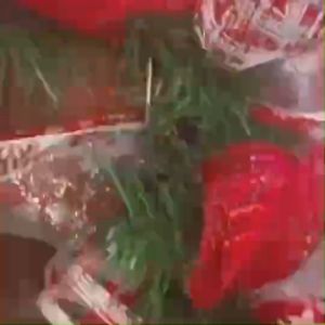 BIN LU Artificial Cherry Garland 270cm Christmas Decoration Leafy Vine for Christmas Tree Decor Christmas Tree Ornaments DIY Christmas Garland and Christmas Garland Decorations for Home