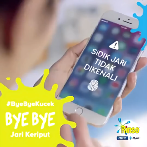 Rinso Detergen Cair Konsentrat Deterjen Mesin Cuci Cair Bukaan Depan 1.45 L