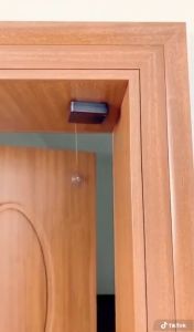 Dụng cụ đóng cửa tự động dây rút lực kéo mạnh dán tường không cần khoan đục