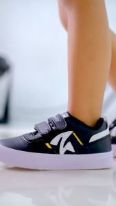 HIPZI Sepatu Anak Sneaker Laki Laki & Perempuan Sekolah Sd Tk Paud Sport Olahraga Anti Selip HNBN Hitam Putih