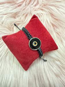 สร้อยข้อมือ ดวงตาปีศาจ