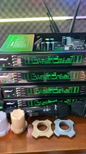 Micro Bóng Tube Cao Cấp MTMAX M1 Pro Bắt Sóng Xa Đến 120 Mét Tần Số UHF Cực Cao UHF 640-690 MHz Cùng Công Nghệ Cảm Biến Tự Ngắt Hiện Đại Thiết Kế Sang Trọng Khi Setup Mọi Không Gian