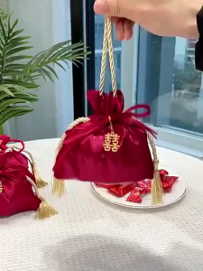 Red Candy Bag with Tassel Drawstring Pouch Bags Gift Packaging Chinese Wedding Christmas Party Decor