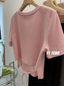 เสื้อยืดแขนสั้นสีชมพูสำหรับผู้หญิง ดีไซน์เก๋ไก๋ ทรงหลวม ผ้าโพลีเอสเตอร์ คอกลม แขนสั้น ฤดูร้อน 2024
