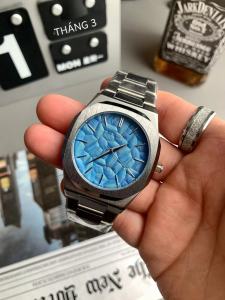 Đồng Hồ Nam Vuông Phong Cách Mới Với Khả Năng Giảm Thanh Đầy Màu Sắc Mặt Số Lớn Phong Trào Thạch Anh Dây Đeo Bằng Thép Không Gỉ Màu Vàng