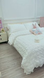 ชุดเครื่องนอนลูกไม้สไตล์เจ้าหญิง ผ้าคลุมเตียงผ้าซีซัคเกอร์นุ่มสบายผิว ผ้าปูที่นอนหรือผ้าคลุมเตียง ปลอกหมอน