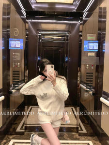 Elegant Womens Knitted Wool Cardigan with Water Diamond Autumn Winter New Style Korean Version Regular Fit Long Sleeve Sweater