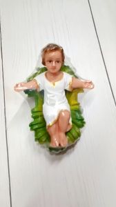 Tượng Chúa Hài Đồng mini nằm máng cỏ xanh xinh xắn 10cm chất liệu composite quà tặng Giáng Sinh ý nghĩa
