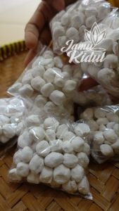 Bedak Dingin Bayi Racikan Simbah: Racikan Simbah & Efektif Turunkan Panas