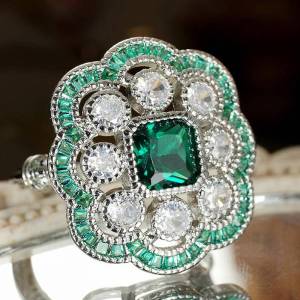 Huitan Geometric Design Women Ring Inlaid Brilliant White/Green Cubic Zirconia Luxury Wedding Party Accessories Jewelry for Lady