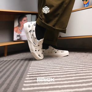 Brick Mansions - Slip On Mission Paisley Off White Sepatu Sneakers Casual Pria Wanita