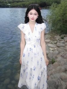 VKSOD | ชุดเดรสยาวแขนพองลายดอกไม้คอวีสีฟ้าสไตล์ฝรั่งเศสสำหรับผู้หญิงในฤดูร้อนปี 2025 กระโปรงทรงเอเข้ารูปเอวสูง