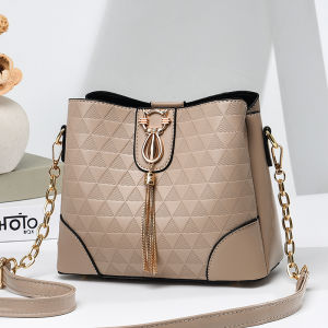 Trendy Large Capacity Bucket Bag Womens Crossbody Shoulder Bag Fashionable PU Leather Soft Surface Zipper Closure Solid Color
