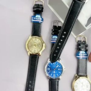 CA นาฬิกาคาสิโอ ผู้ชาย แบบกึ่งทางการ รุ่น V004L หน้าตัวเลขขีด สายนาฬิกา หนัง หน้าปัด 40 มม มี วันที่ แถมกล่องแบรนด์ฟรี