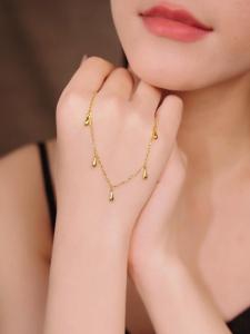 ZHOU LIU FU 周六福 750/18K Gold Teardrop Pendant Necklace Simple Dainty Chain Necklaces for Women Mom Wife 40+5cm C0613084