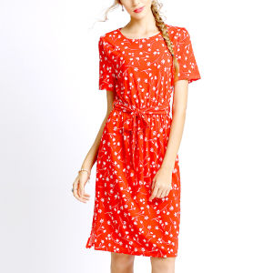 ชุดเดรสยาวลายดอกไม้สีแดงหรูหรา ทรงเอ แขนสั้น คอตั้ง กระโปรงทรงเอ ทรงเข้ารูป สำหรับงานแต่งงาน ฤดูร้อน 2025 ใหม่ล่าสุด