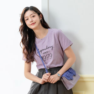 เสื้อยืดคอกลมแขนสั้นหลวมๆ สีม่วงหวานสำหรับผู้หญิง LAGOGO ฤดูร้อนปี 2025 เสื้อผ้าทำงานลำลองแบบใหม่