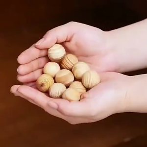 20pcs/Set Natural Lavender Camphor Repellent Cedar Wood Moth Balls Wardrobe for Clothes Drawer