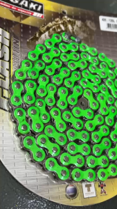 โซ่สี สีเขียสะท้อนแสง  เบอร์420 ยาว120ข้อ ใส่ได้ทุกรุ่น  OSAKI โซ่สี FLASH สีเขียว (420)