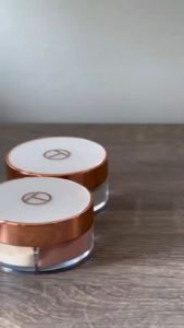 O.TWO.O Light Three Grid Filter Loose Powder Brighten Corrector Dark Yellow Redness Oil Control Setting Finishing Powders