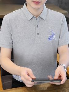 HENGYUANXIANG | Áo thun tay ngắn bằng lụa băng cho nam mùa hè mới về thời trang thường ngày cổ polo thêu cá tiên áo thun thoáng khí mỏng