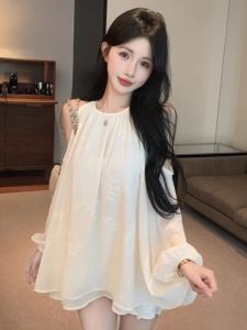 GUZILIAN | เสื้อเชิ้ตผ้าชีฟองแขนพองเปิดไหล่สไตล์ฝรั่งเศส ทรงหลวม แขนยาว เดรสยาวปานกลาง ฤดูใบไม้ร่วง 2025 สำหรับผู้หญิง