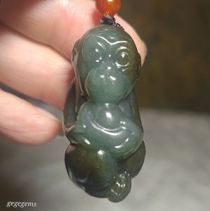 Premium Nephrite caramel brown blue green good greasiness 3 dimensional Monkey & Gold Ingot Jade pendant (with certificate) 优质新彊且末蓝调糖青白細腻油润和田玉猴子元宝吊坠(带证书)