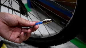 2Pcs Neon Bike Spoke Lights Bicycle LED Light Tire Valve Cap Flashlight Wheel Spoke Lightweight Accessories